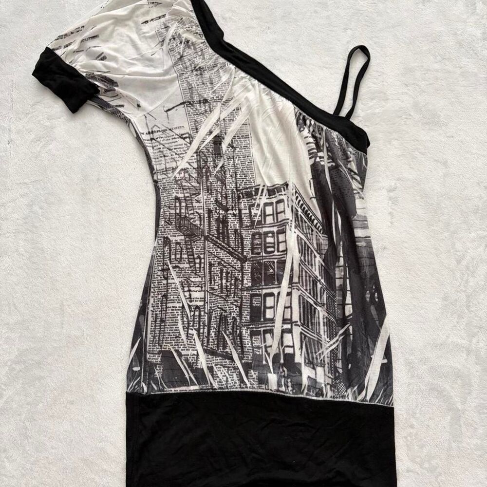 Codigo Y2K Chic Cityscape Graphic One Shoulder Top Women's M Vintage 2000s